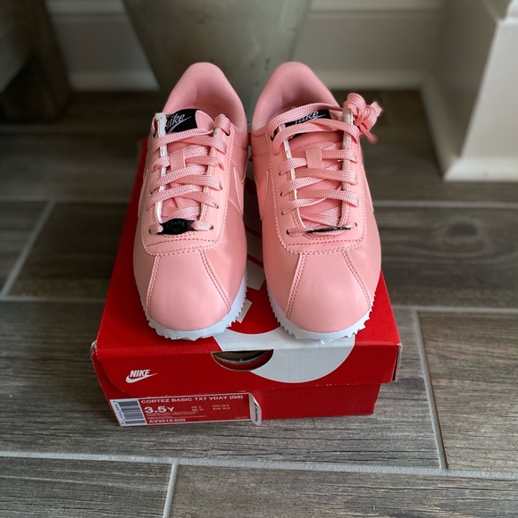 Nike Cortez Basic TXT VDay GS Sneaker - Picture 9 of 10